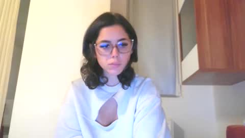 prettyjulliette online show from October 19, 6:21 pm