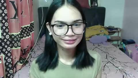 prettykhelcy online show from May 2, 1:42 am