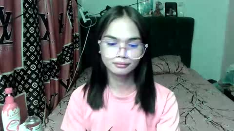 prettykhelcy online show from June 10, 12:15 pm