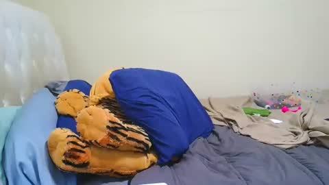prettylondond online show from July 26, 6:04 pm
