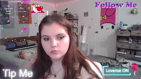 pretttypearl online show from October 10, 12:04 am