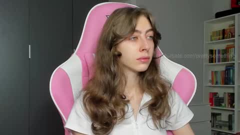 Sophie  next stream will be at Monday  i will wait you guys  online show from November 7, 6:19 am