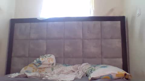 prettyzuzu online show from October 21, 9:57 am