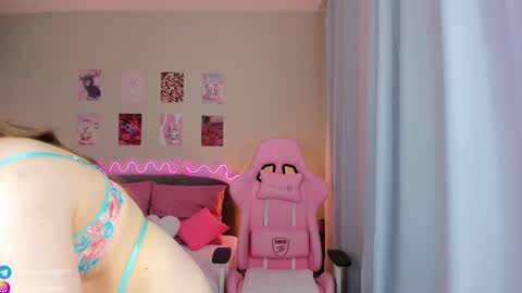 Snapshot of princess_kristy chatting on March 6, 4:41 am Kristy online show from March 6, 4:41 am