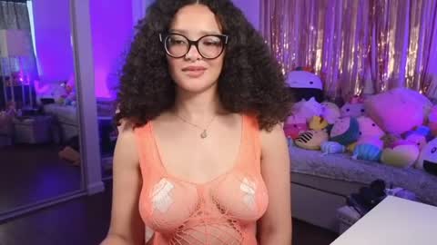Amber online show from May 5, 11:52 pm