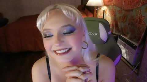 Daisy online show from July 26, 7:05 am