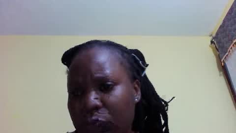 Snapshot of princessmiles2 chatting on September 13, 10:40 pm phelly online show from September 13, 10:40 pm