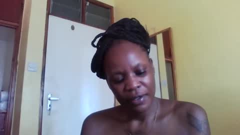 Snapshot of princessmiles2 chatting on March 10, 12:17 pm phelly online show from March 10, 12:17 pm