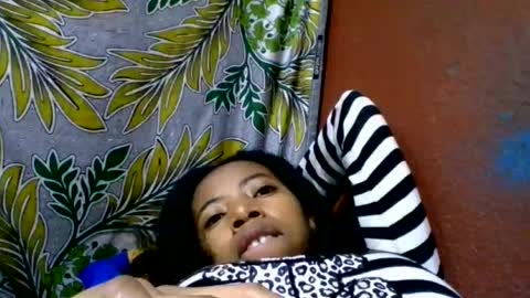 prisca880319 online show from June 18, 3:06 pm