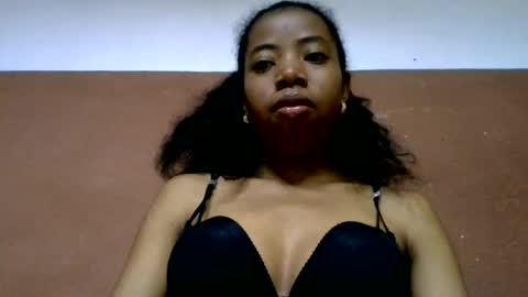 prisca880319 online show from July 25, 3:24 am