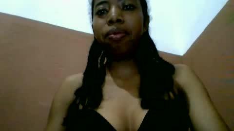 prisca880319 online show from July 6, 4:29 am