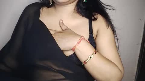 priyu_ online show from November 28, 9:29 pm