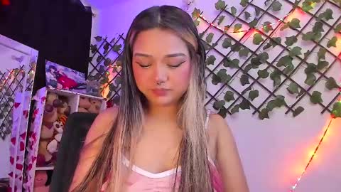 Snapshot of pucaa_ chatting on February 28, 1:05 am Emma Rico model indep online show from February 28, 1:05 am