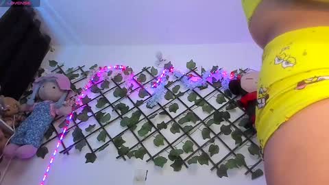 Snapshot of pucaa_ chatting on December 14, 2:22 am Emma Rico model indep online show from December 14, 2:22 am