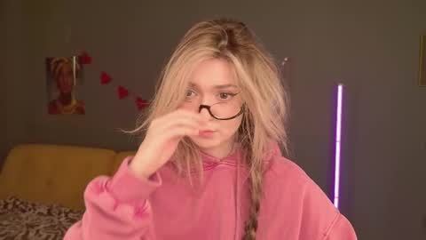 Bella online show from February 15, 7:51 am