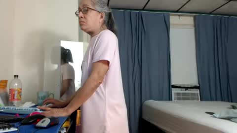 putiputi4u online show from July 7, 7:23 am