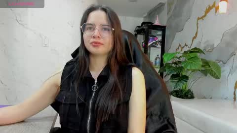 Qetsyah online show from April 28, 1:59 pm
