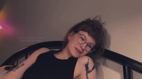    online show from December 26, 3:42 pm