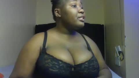 queen2034 online show from March 17, 5:44 am