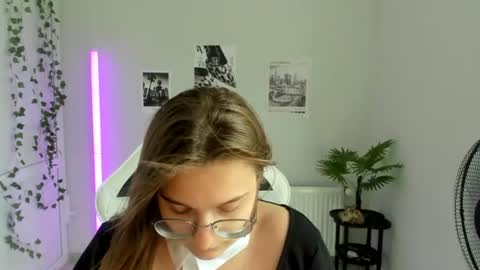 Amelie online show from July 24, 10:24 am
