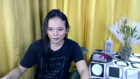 queen_ennah online show from June 19, 8:40 am