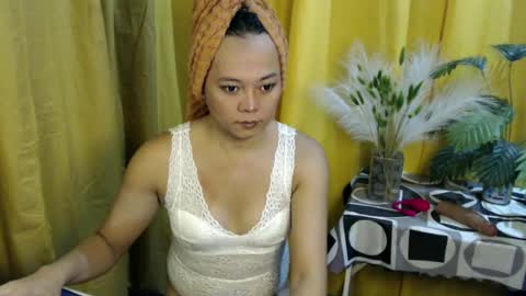 queen_ennah online show from July 3, 8:09 am