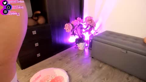 Snapshot of queen_liana chatting on September 22, 8:13 am Liana  online show from September 22, 8:13 am