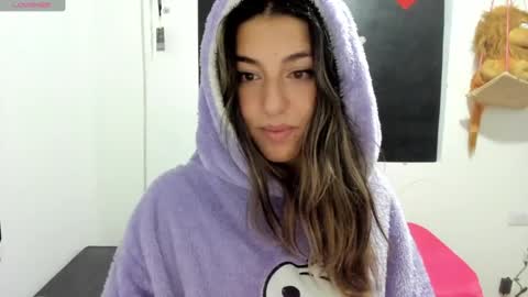 Snapshot of queen_natttyy chatting on January 14, 3:22 am queen_natttyy online show from January 14, 3:22 am