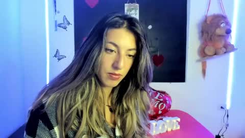 Snapshot of queen_natttyy chatting on March 9, 3:32 am queen_natttyy online show from March 9, 3:32 am