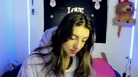 Snapshot of queen_natttyy chatting on December 7, 12:24 pm queen_natttyy online show from December 7, 12:24 pm