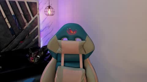   online show from September 25, 11:31 am