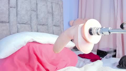 queen_yully online show from February 28, 9:14 pm