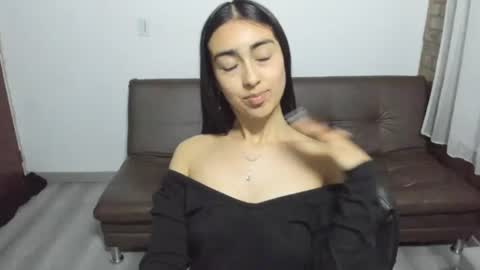 queenbyte_18 online show from August 10, 3:43 am