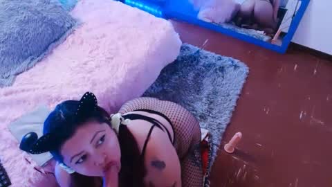 Snapshot of queenfitnnes_82 chatting on September 17, 6:39 pm queenfitnnes 82 online show from September 17, 6:39 pm