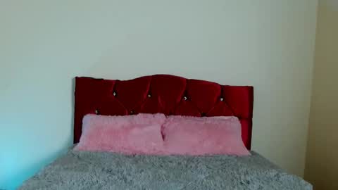 Snapshot of queenfitnnes_82 chatting on March 4, 8:49 pm queenfitnnes 82 online show from March 4, 8:49 pm