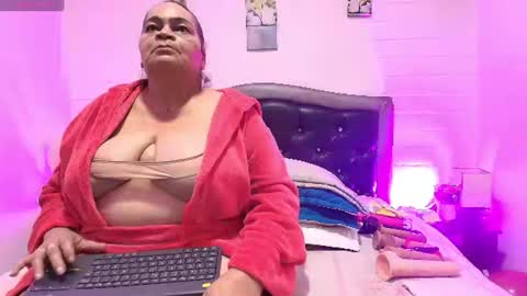 VickyBoobss online show from June 10, 7:45 pm