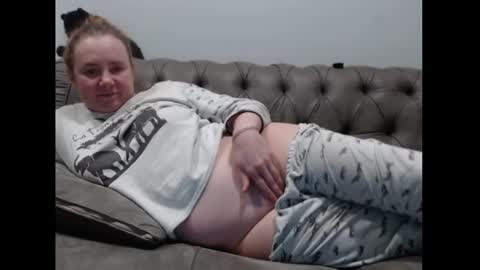 Snapshot of queenmymind chatting on December 20, 5:08 pm queenmymind online show from December 20, 5:08 pm