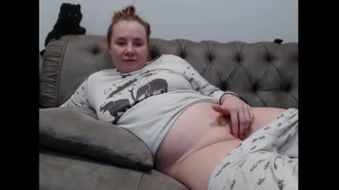 Snapshot of queenmymind chatting on January 8, 1:11 am queenmymind online show from January 8, 1:11 am