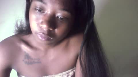queennaya online show from June 28, 6:25 pm