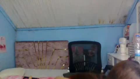 queennih online show from July 28, 2:24 pm
