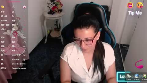queenrose94 online show from June 22, 9:01 pm