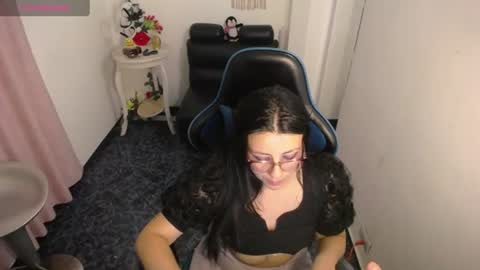 queenrose94 online show from June 26, 9:38 pm