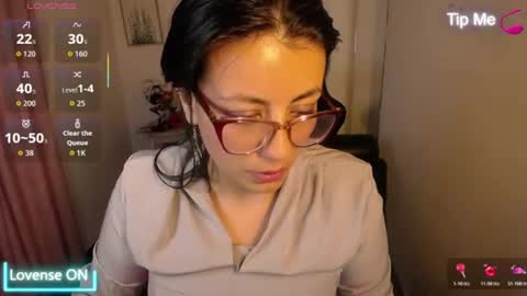 queenrose94 online show from July 28, 9:14 pm