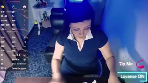 queenrose94 online show from July 7, 9:06 pm