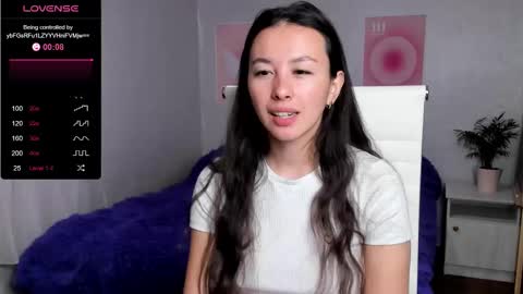 Snapshot of queitsharm_ chatting on October 22, 5:12 am Anna online show from October 22, 5:12 am