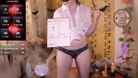 Snapshot of quinnrmonroe chatting on October 19, 8:44 pm QuinnMonroe online show from October 19, 8:44 pm