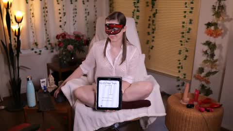 Snapshot of quinnrmonroe chatting on February 25, 4:14 pm QuinnMonroe online show from February 25, 4:14 pm