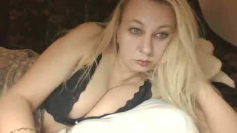 qwertyui online show from March 1, 5:23 pm