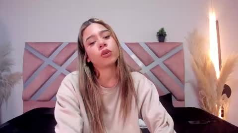 Rachell online show from June 23, 4:32 am