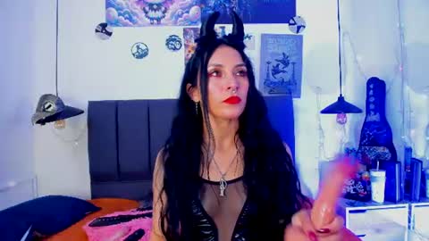 Raia online show from June 17, 2:02 am